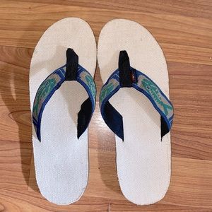 Brand New Mens Hemp Rainbow Flip Flops w Fish Pattern